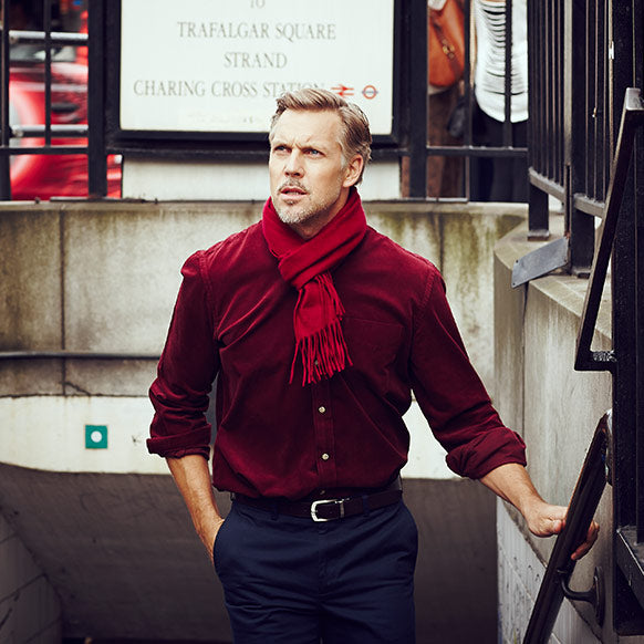 How men should wear scarves